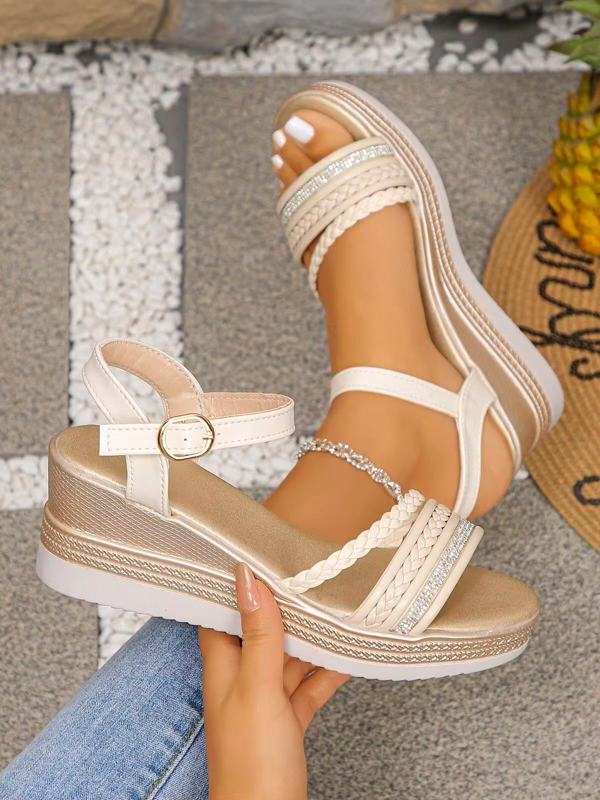 1 Pair Women's Summer New Woven Rhinestone Decor Comfortable Platform Wedge Sandals, 1 Pair Women's Outdoor Bohemian Beach Holiday Style Buckle Beige Strap Round Toe Classic Wedge Sandals